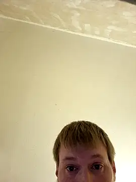 Snapshot of gazb90 chatting on 10-14-25, 07:36 gazb90 online show from 10-14-25, 07:36