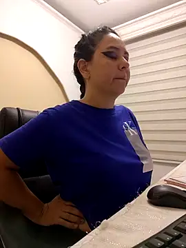 Abbyjoness21 online show from 10-24-25, 10:28