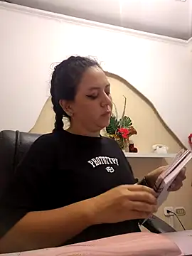 Abbyjoness21 online show from 11-08-25, 10:30