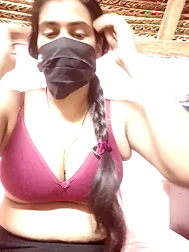 umairahaasan 1 online show from 10-25-25, 10:12