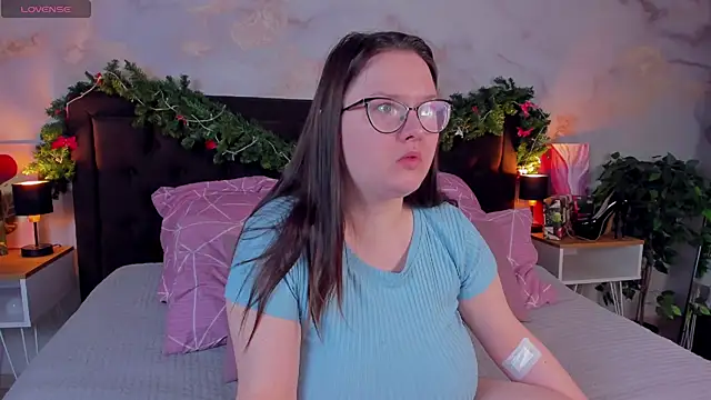 HelenDanvers online show from 01-12-26, 02:28