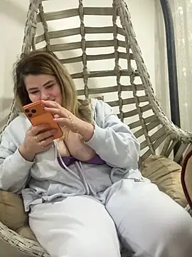 Snapshot of aydabella7777 chatting on 02-19-26, 06:37 aydabella7777 online show from 02-19-26, 06:37