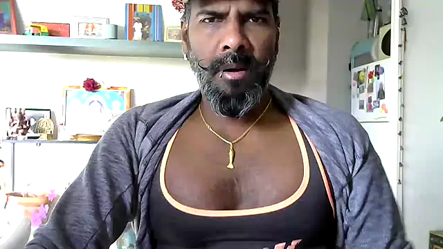 Snapshot of frenchblackc31 chatting on 02-06-26, 11:46 frenchblackc31 online show from 02-06-26, 11:46