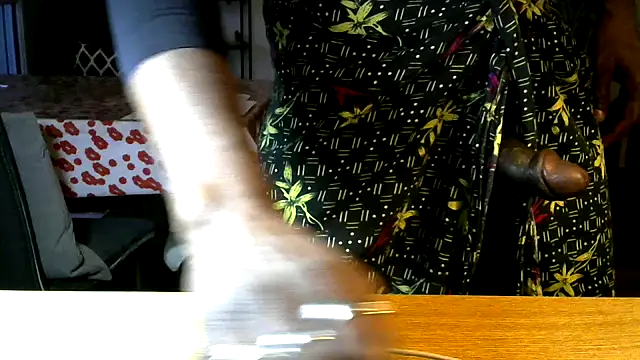 Snapshot of frenchblackc31 chatting on 02-19-26, 05:31 frenchblackc31 online show from 02-19-26, 05:31