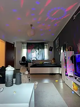 Snapshot of 1Richrichard1 chatting on 05-22-26, 04:56 1Richrichard1 online show from 05-22-26, 04:56