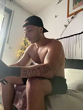 Snapshot of 1Richrichard1 chatting on 05-30-26, 08:00 1Richrichard1 online show from 05-30-26, 08:00