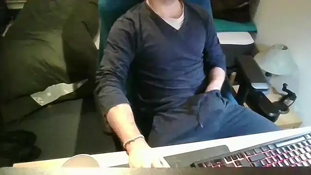 Snapshot of azdert210 chatting on 03-03-26, 01:56 azdert210 online show from 03-03-26, 01:56