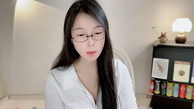 Onechestnut online show from 04-05-26, 06:21