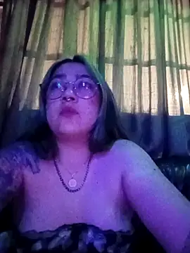 Dulcedeanis online show from 11-18-25, 05:34