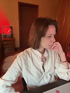 Snapshot of enchanting_chloe chatting on 10-12-25, 04:17 enchanting chloe online show from 10-12-25, 04:17