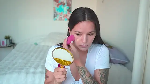 Snapshot of EwelynScott chatting on 09-20-25, 04:02 EwelynScott online show from 09-20-25, 04:02