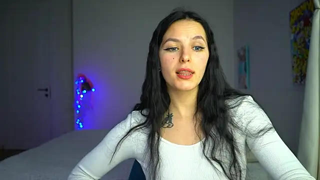 EwelynScott online show from 12-15-25, 01:37