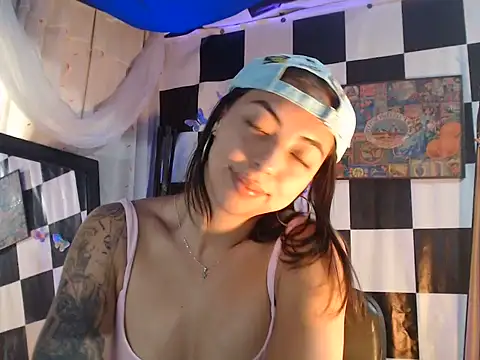 Snapshot of kendraof chatting on 07-26-26, 07:21 kendraof online show from 07-26-26, 07:21