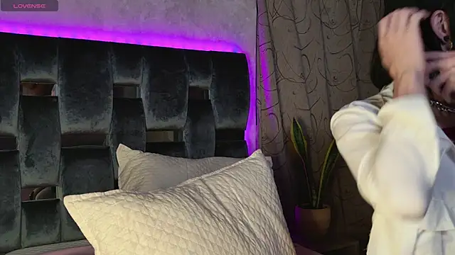 Taurito    online show from 10-10-25, 04:44