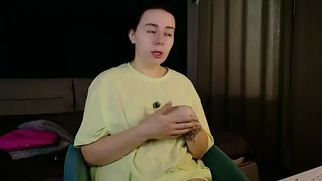Snapshot of Di_na_Bell chatting on 07-01-26, 05:53 Di na Bell online show from 07-01-26, 05:53