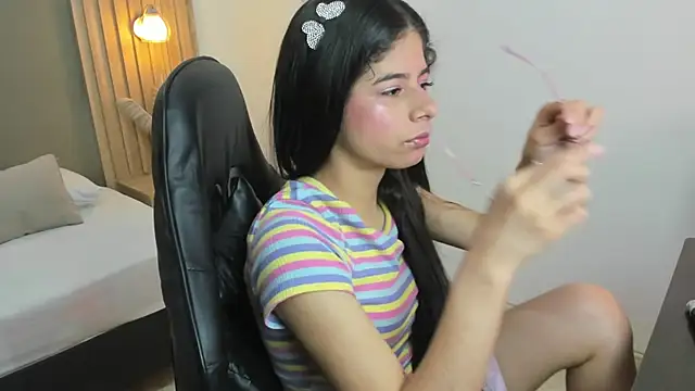 carlina 15 online show from 10-28-25, 12:19