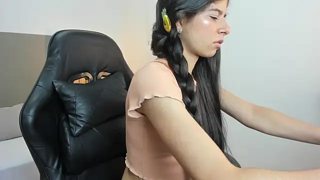 carlina 15 online show from 11-04-25, 12:26