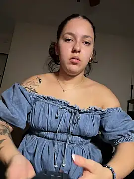 Snapshot of babykalirose chatting on 04-18-26, 02:48 babykalirose online show from 04-18-26, 02:48