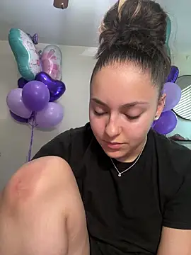 Snapshot of babykalirose chatting on 04-23-26, 06:32 babykalirose online show from 04-23-26, 06:32