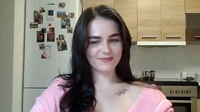 Snapshot of Silviaa_a chatting on 11-24-25, 06:07 Silviaa a online show from 11-24-25, 06:07