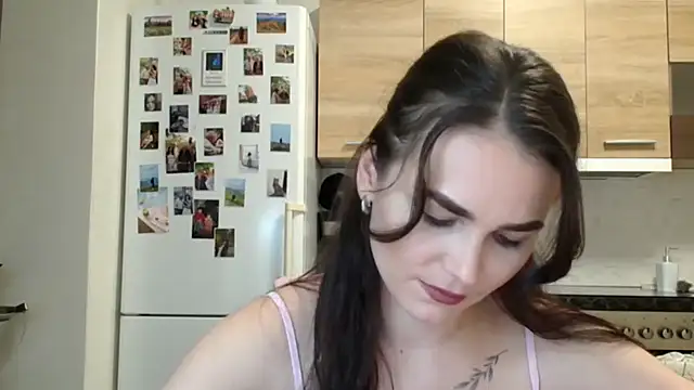 Snapshot of Silviaa_a chatting on 12-01-25, 08:03 Silviaa a online show from 12-01-25, 08:03
