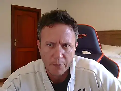 Snapshot of TroyDieselXXX chatting on 06-12-26, 07:07 TroyDieselXXX online show from 06-12-26, 07:07