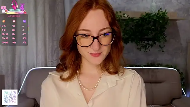 VeronaHascall online show from 09-17-25, 04:25