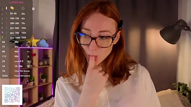 VeronaHascall online show from 10-19-25, 04:46