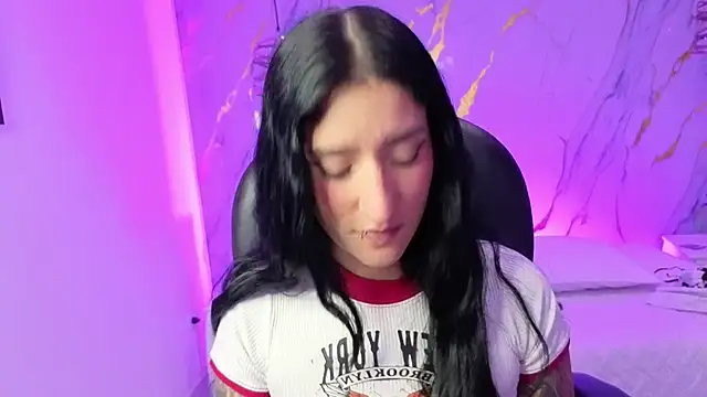 Snapshot of Scaarlettfox chatting on 11-30-25, 07:51 Scaarlettfox online show from 11-30-25, 07:51