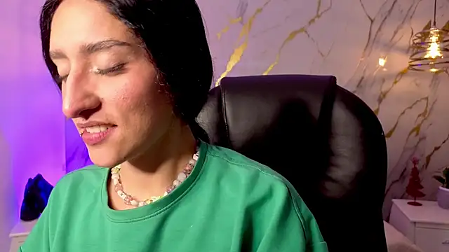 Snapshot of Scaarlettfox chatting on 02-17-26, 07:20 Scaarlettfox online show from 02-17-26, 07:20