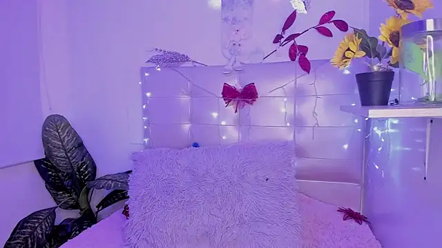 Anna Blade  online show from 12-20-25, 01:51