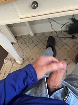 cyclone1212 online show from 02-06-26, 06:11