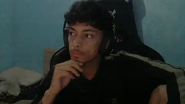 Snapshot of Dark_DesireX chatting on 05-21-26, 01:29 Dark DesireX online show from 05-21-26, 01:29