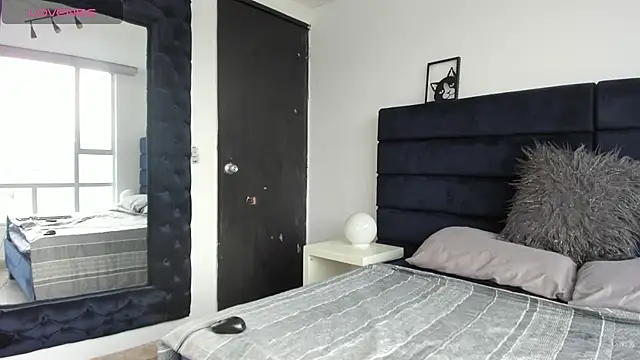 Snapshot of CHARLOTTE_KNOX chatting on 10-02-25, 11:50 CHARLOTTE KNOX online show from 10-02-25, 11:50