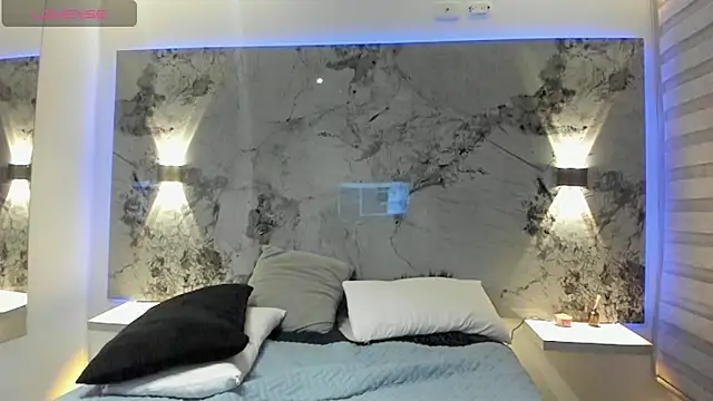 Snapshot of CHARLOTTE_KNOX chatting on 10-10-25, 11:59 CHARLOTTE KNOX online show from 10-10-25, 11:59