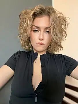 KellyKeler online show from 10-28-25, 01:25