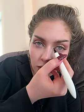 KellyKeler online show from 02-04-26, 10:10