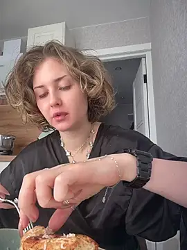 Snapshot of KellyKeler chatting on 07-18-26, 11:03 KellyKeler online show from 07-18-26, 11:03
