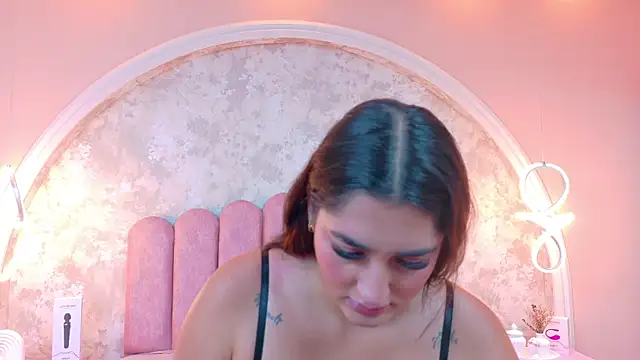 JasmineRhodes online show from 11-22-25, 01:32