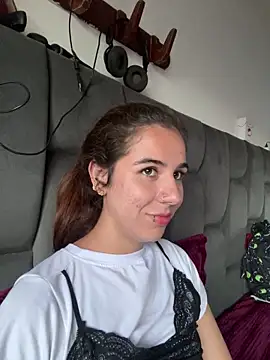 AllieYourGirl online show from 12-14-25, 10:36