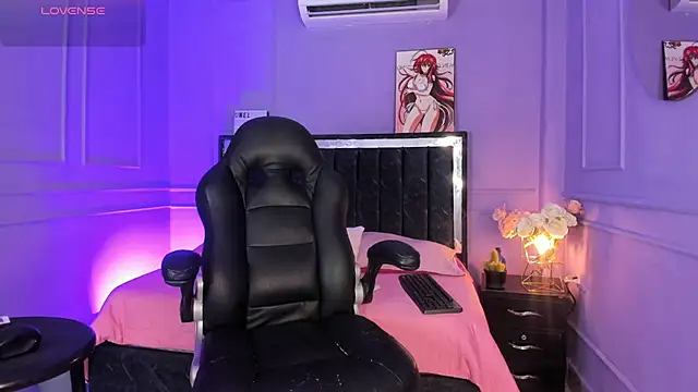 SwettRenata  online show from 03-12-26, 12:44