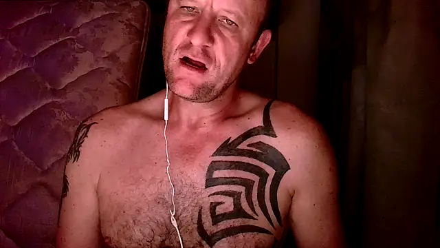 Snapshot of Yournaughty chatting on 10-16-25, 04:02 Yournaughty online show from 10-16-25, 04:02