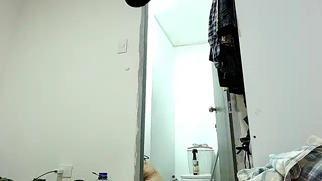 saara johnson496 online show from 11-13-25, 12:31