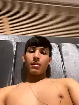 Snapshot of cody_fox10 chatting on 09-19-25, 07:58 cody fox10 online show from 09-19-25, 07:58