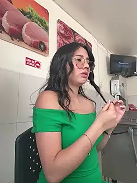 Michelle Zoe online show from 10-26-25, 03:51