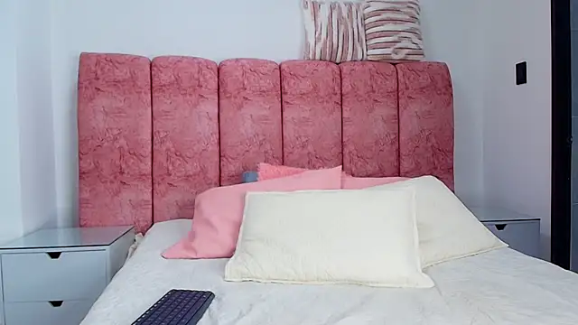 emmacurvy online show from 11-15-25, 03:04