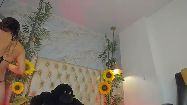 LittleeJaz online show from 12-21-25, 04:08