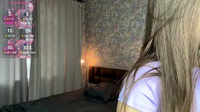 LoraDavi online show from 04-14-26, 07:14