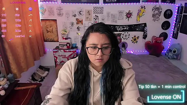 Snapshot of Cherry_blush_ chatting on 05-05-26, 10:40 Cherry blush online show from 05-05-26, 10:40