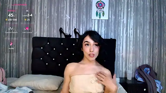 Snapshot of Alicee_Moonn chatting on 12-19-25, 12:17 Alicee Moonn online show from 12-19-25, 12:17